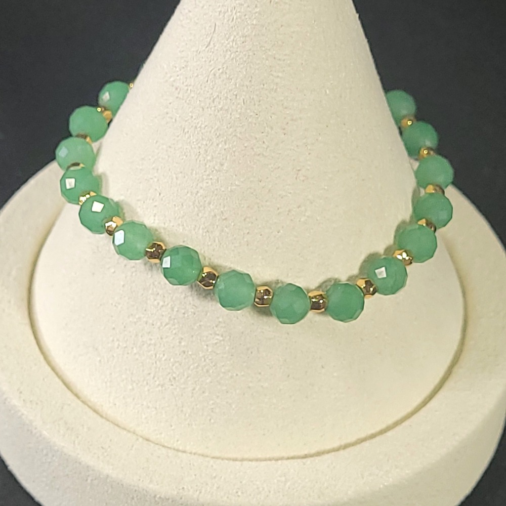 Gorjana Jadeite Bracelet Women Green Faceted Stone Gold Tone Logo Charm Stretch